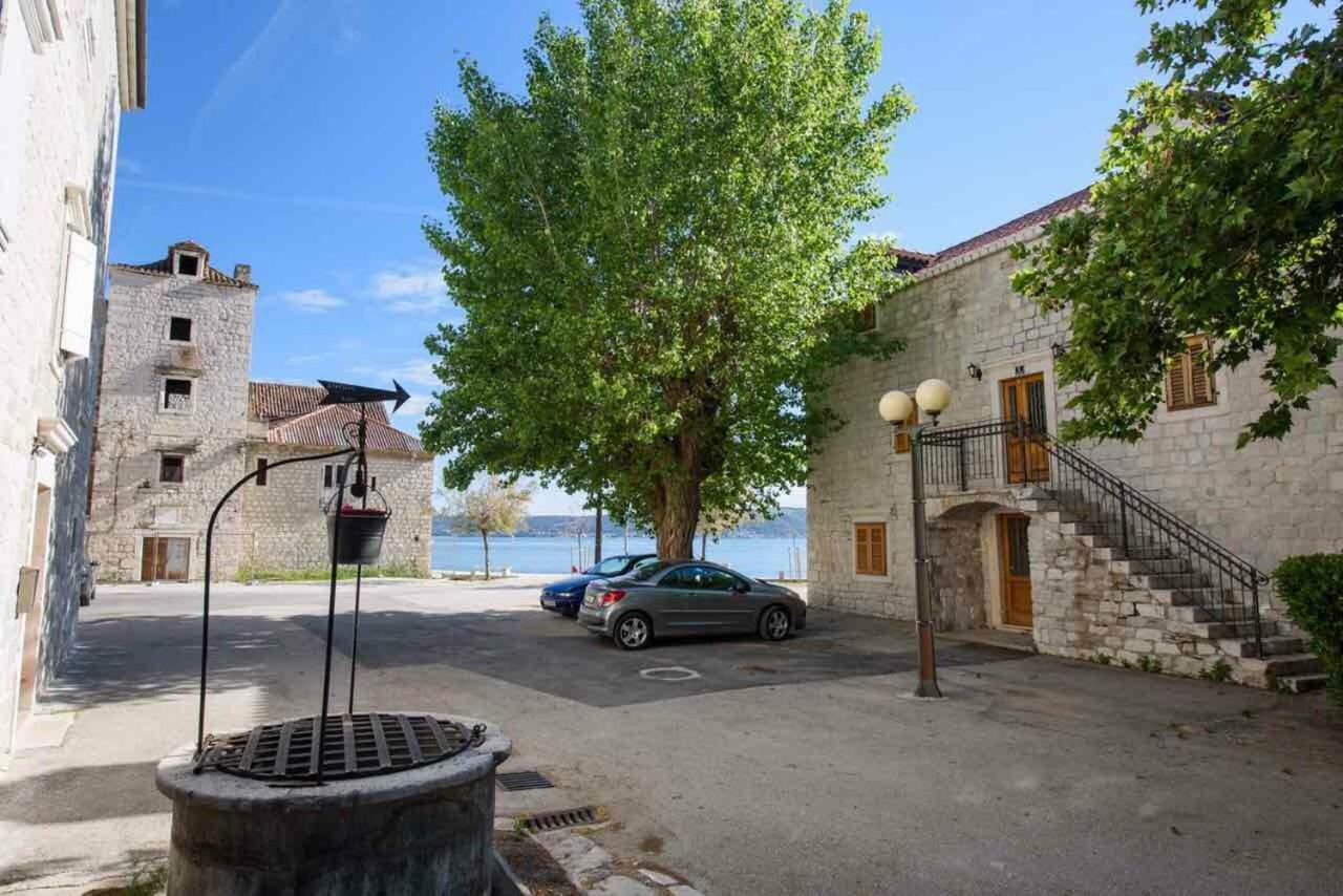 Suncica Apartments Kaštela Exterior foto